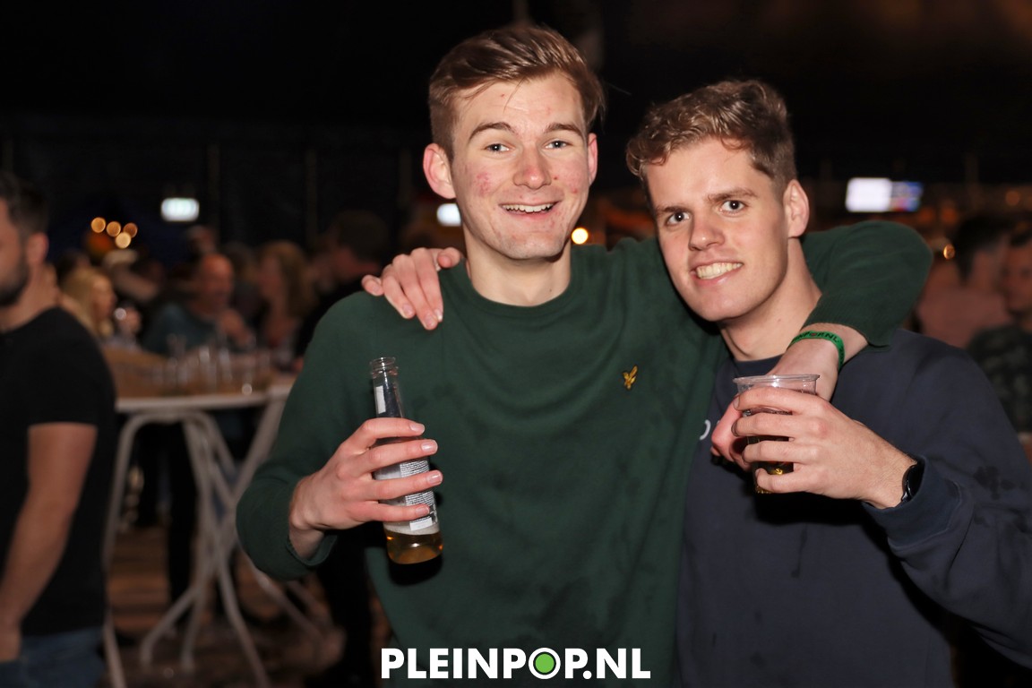 V R I J D A G     (145)